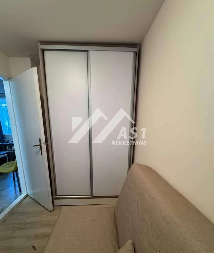 Izdavanje, dvosoban stan, 48m², Socijalno, Novi Sad Sve Podlokacije