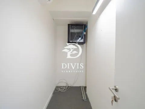 Rent, office space, 294m², Savski Venac, Beograd - image 16