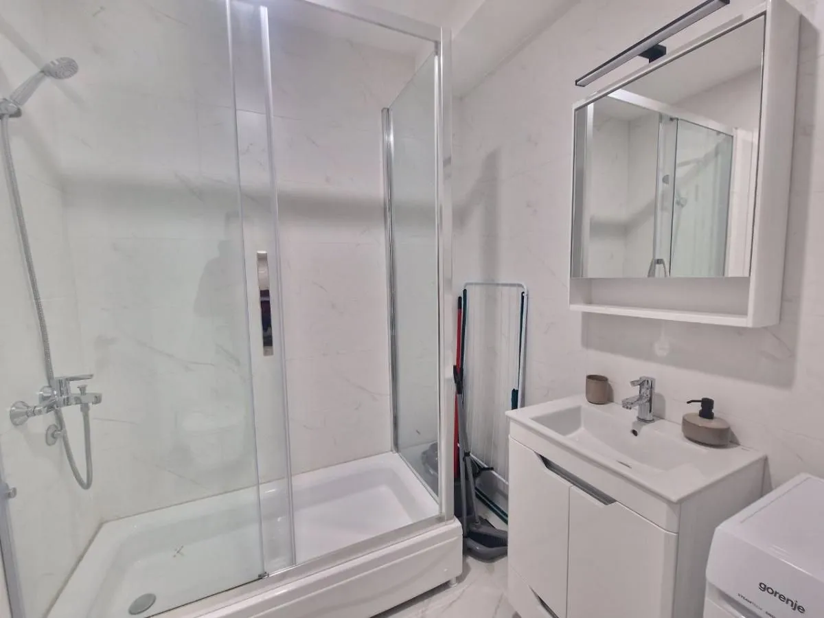 Rent, three bedroom apartment, 64m², Seljanovo, Tivat