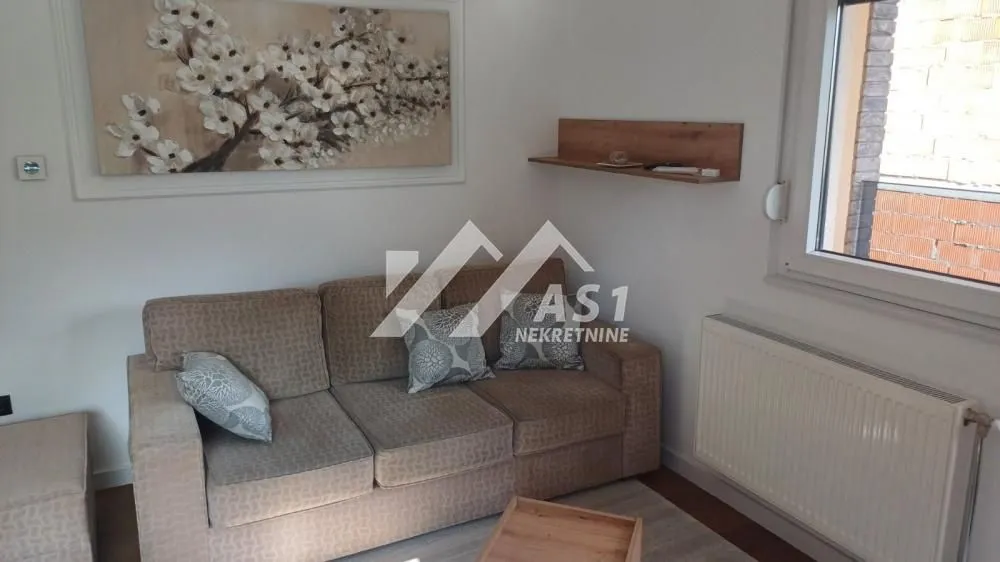 Izdavanje, trosoban stan, 60m², Podbara, Novi Sad Sve Podlokacije