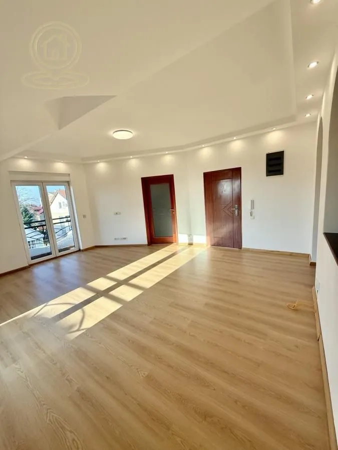 Rent, office space, 64m², Čukarica, Beograd