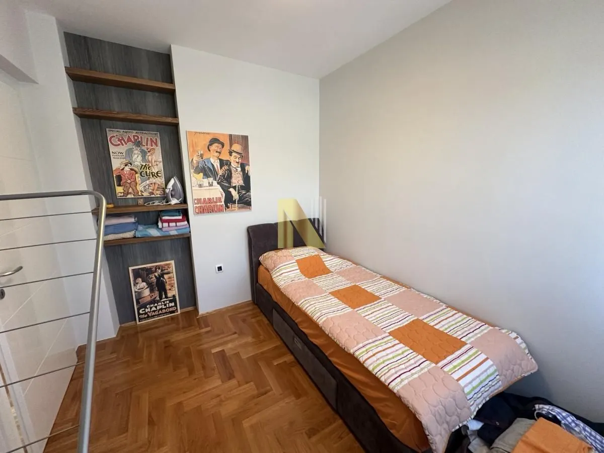 Prodaja, četvorosoban stan, 110m², Socijalno, Novi Sad Sve Podlokacije