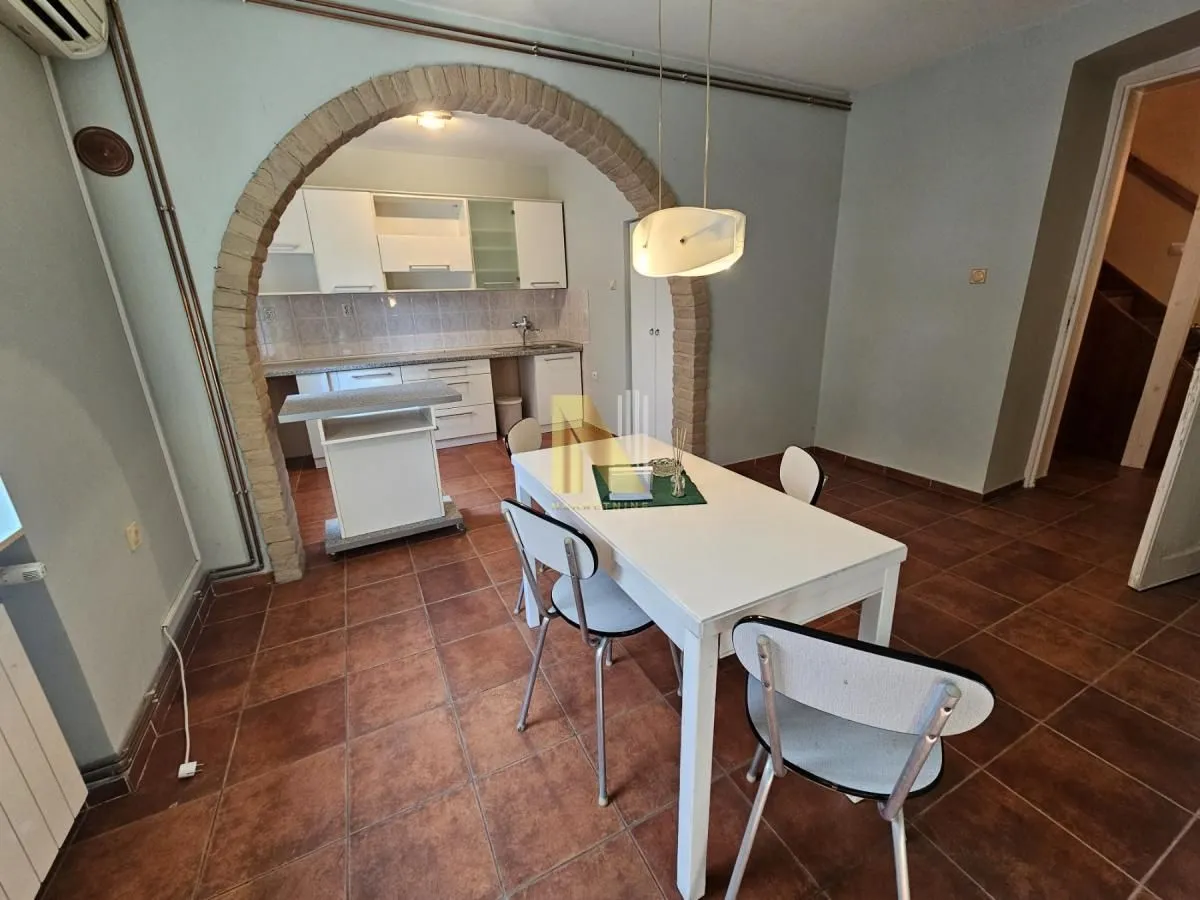 Prodaja, stan, 252m², Centar, Subotica