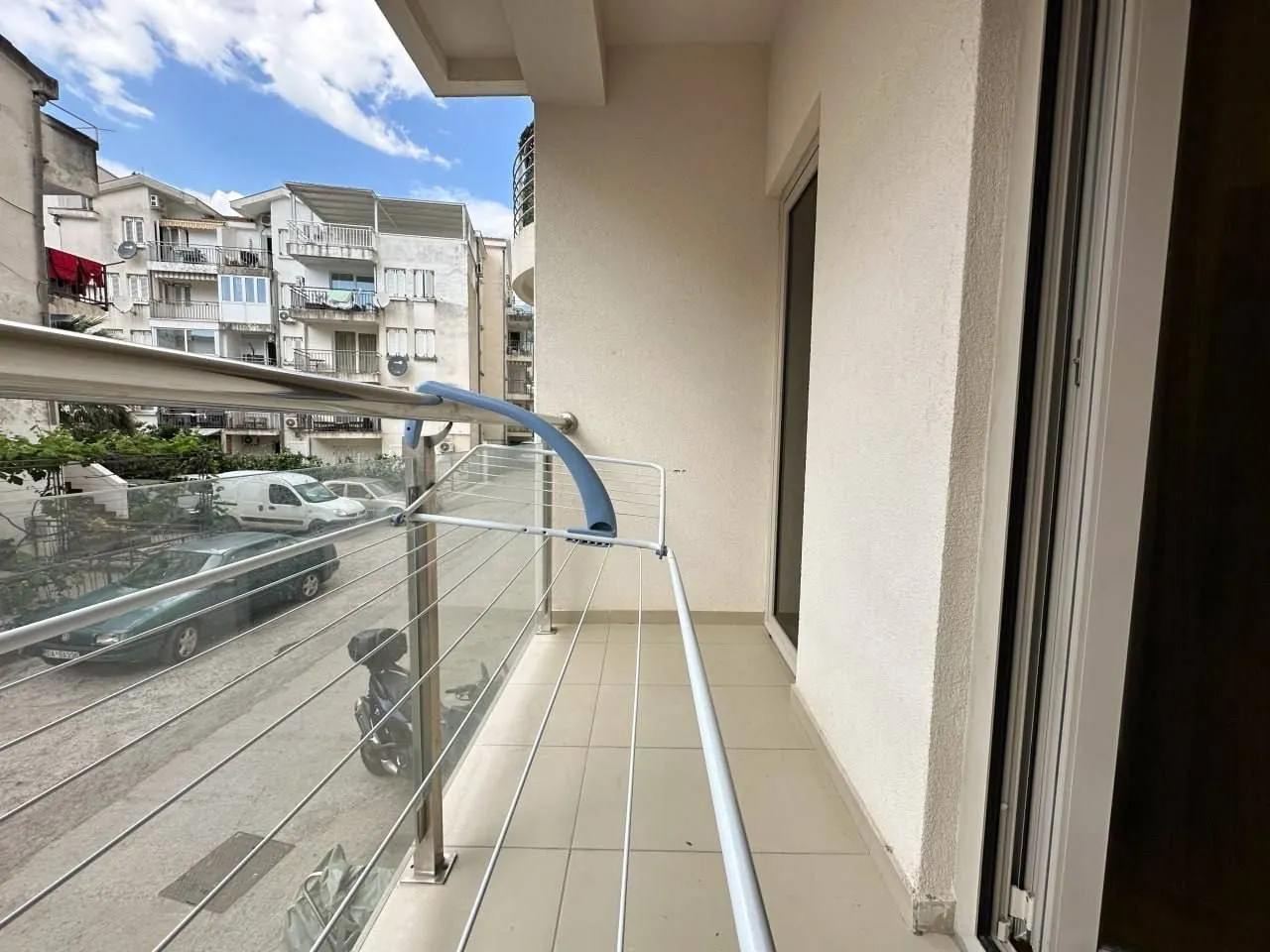 Izdavanje, dvosoban stan, 68m², Velji Vinogradi, Budva
