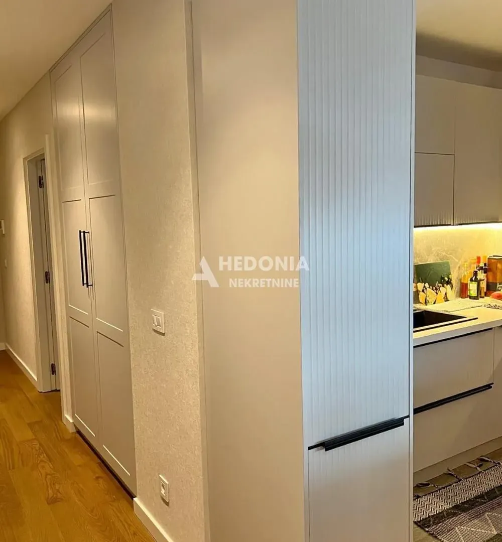 Sale, four bedroom apartment, 124m², Novi Beograd Blok 65, Novi Beograd Sve Podlokacije