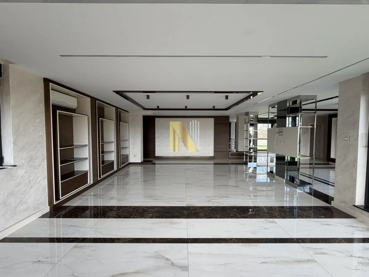 Izdavanje, stan, 240m², Telep, Novi Sad Sve Podlokacije