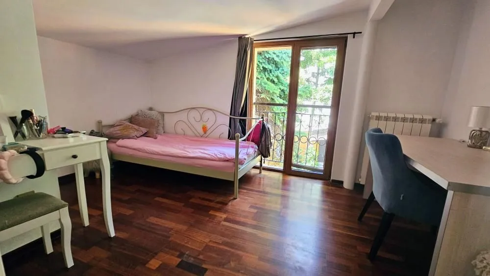 Izdavanje, kuća, 180m², Kalenić Pijaca, Vračar Sve Podlokacije