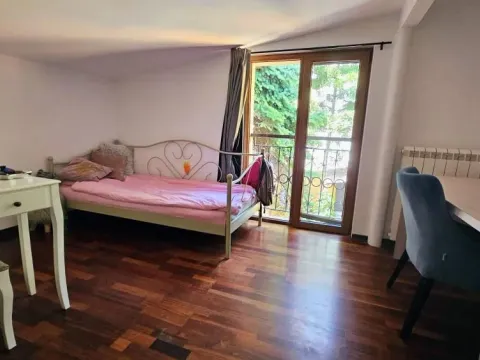Izdavanje, kuća, 180m², Kalenić Pijaca, Vračar Sve Podlokacije - image 18