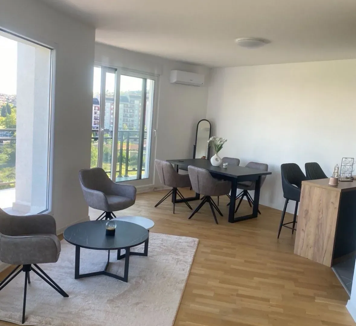Izdavanje, dvosoban stan, 103m², Ljubović, Podgorica