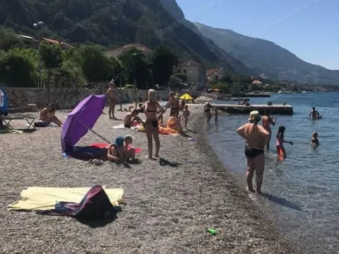 Sale, two bedroom apartment, 63m², Dobrota, Kotor - image 14