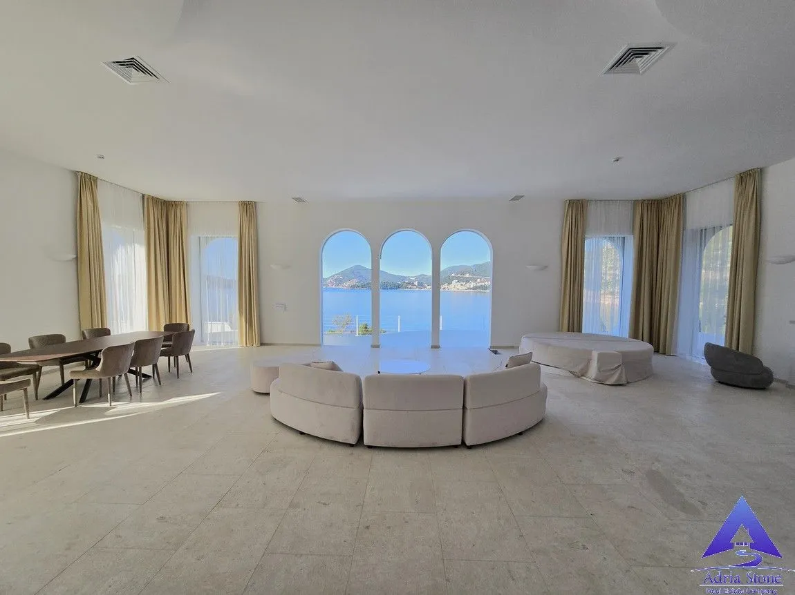 Sale, house, 350m², Kamenovo, Budva