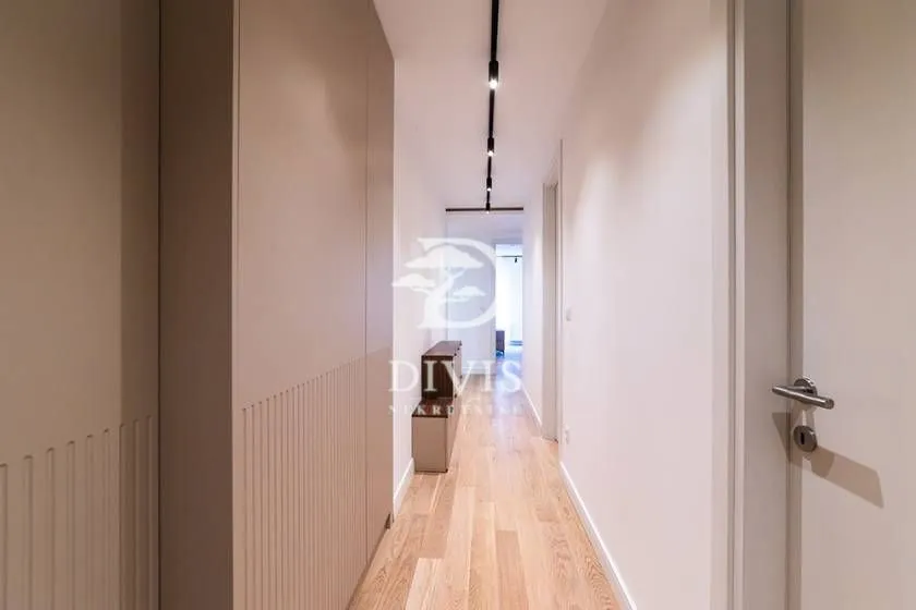 Izdavanje, trosoban stan, 130m², Crveni Krst, Beograd