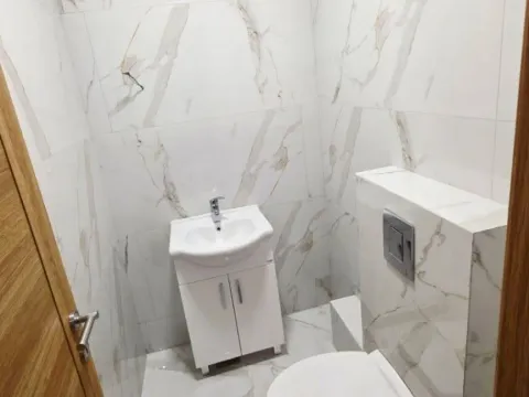 Izdavanje, trosoban stan, 112m², Stari Aerodrom, Podgorica - image 10