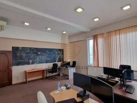 Izdavanje, poslovni prostor, 690m², Novo naselje, Novi Sad - image 10