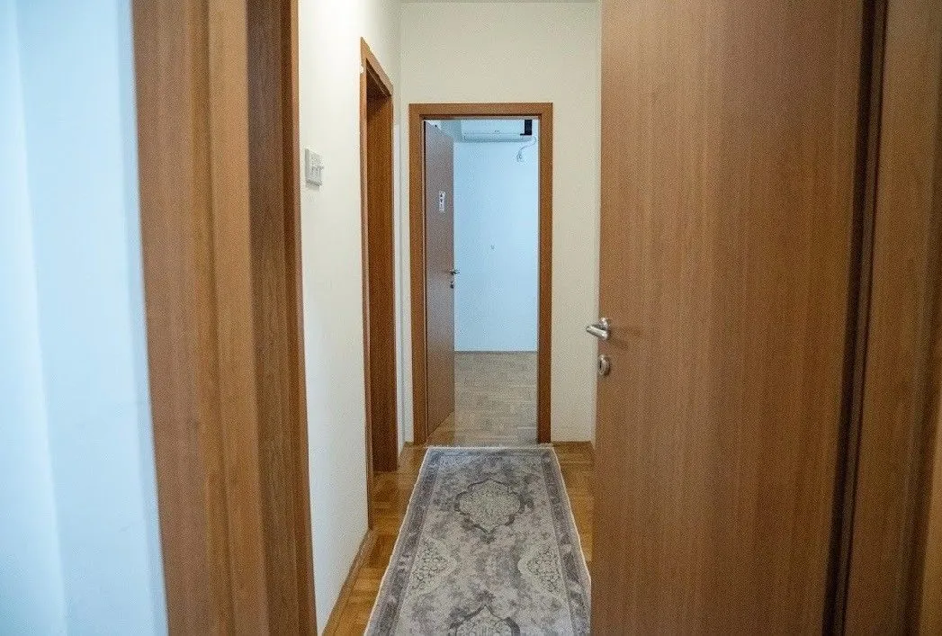 Izdavanje, dvosoban stan, 88m², Tuški Put, Podgorica