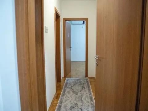 Izdavanje, dvosoban stan, 88m², Tuški Put, Podgorica - image 7