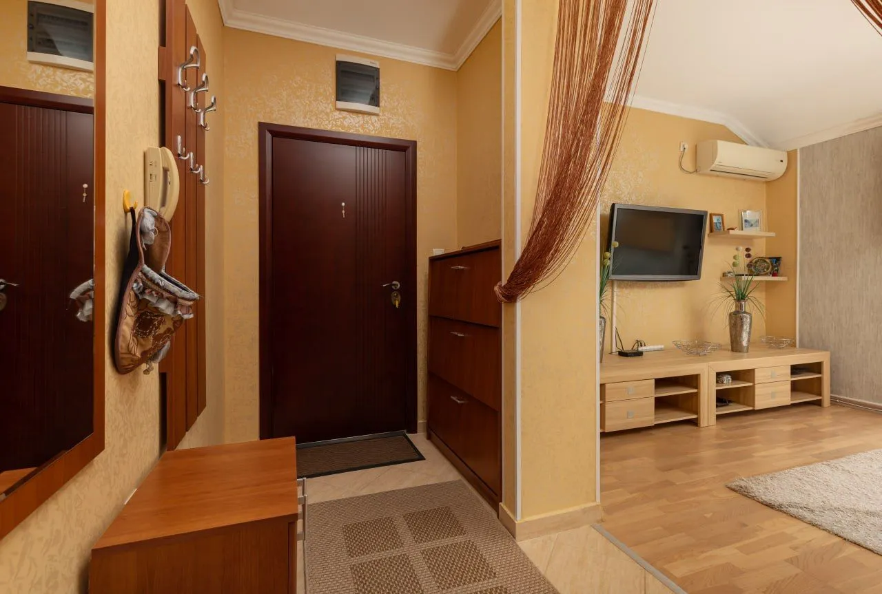 Prodaja, dvosoban stan, 72m², Centar, Budva