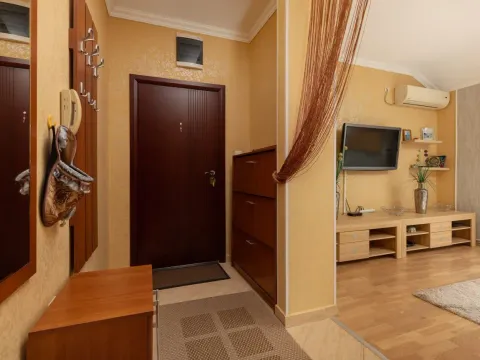 Sale, two bedroom apartment, 72m², Centar, Budva - image 10