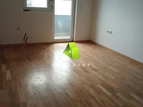 Sale, two bedroom apartment, 54m², Pantelej, Niš