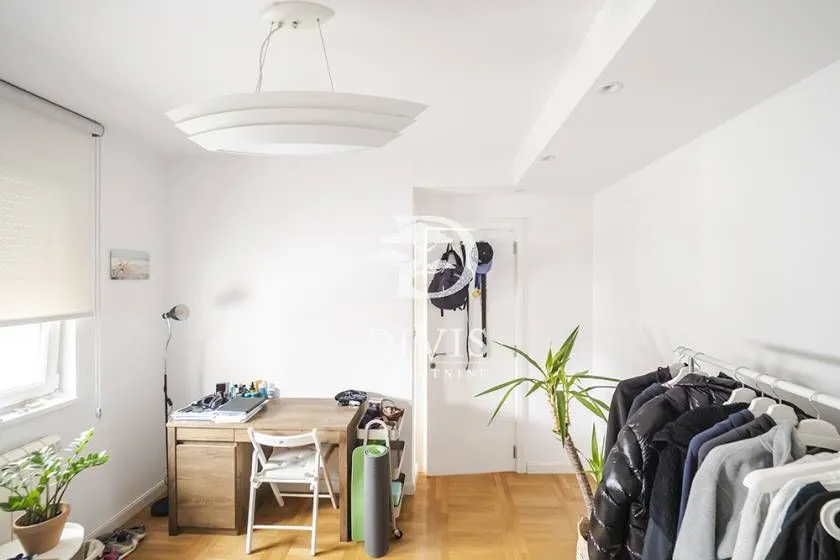 Sale, three bedroom apartment, 87m², Vračar Sve Podlokacije, Beograd