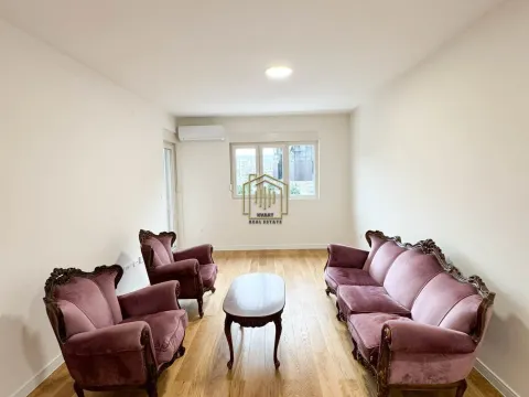 Izdavanje, jednosoban stan, 49m², Central Point, Podgorica - image 2