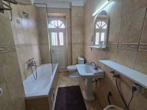 Izdavanje, dvosoban stan, 95m², Centar, Podgorica - image 13