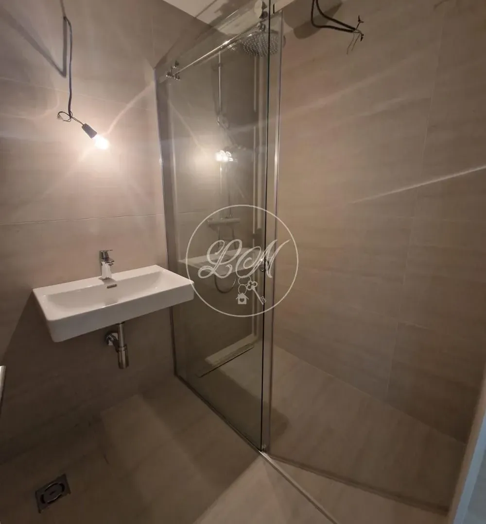 Prodaja, dvosoban stan, 60m², Novi Beograd Blok 65, Novi Beograd Sve Podlokacije