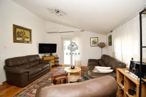 Rent, two bedroom apartment, 88m², Blok 9, Podgorica - image 3