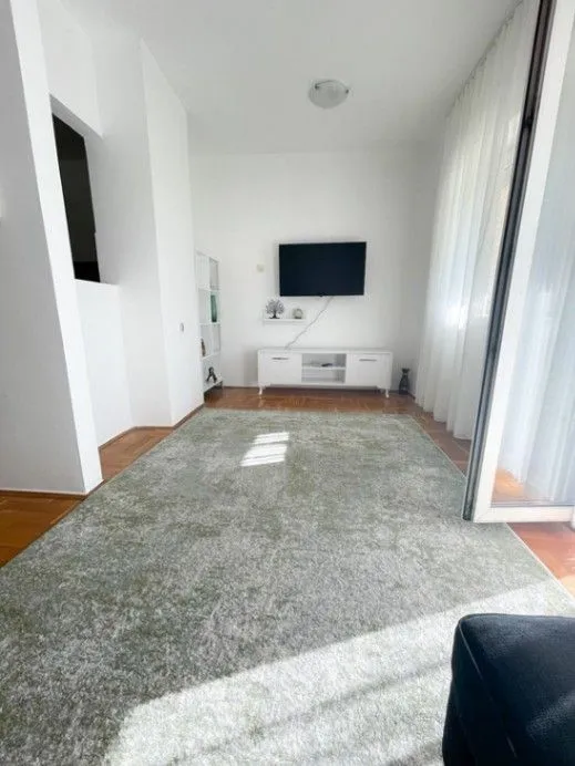 Izdavanje, dvosoban stan, 66m², Stari Aerodrom, Podgorica