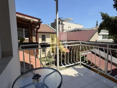 Izdavanje, trosoban stan, 57m², Centar, Novi Sad - image 10