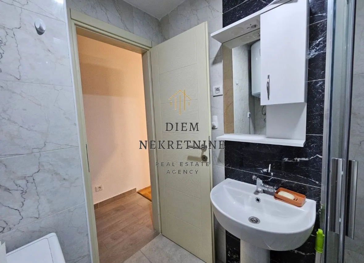 Izdavanje, garsonjera, 27m², Popovići, Bar