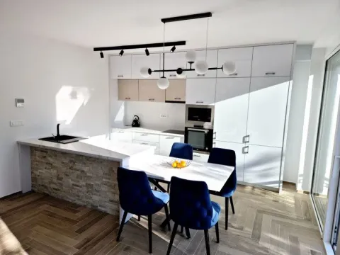 Rent, two bedroom apartment, 85m², Kumbor, Herceg Novi - image 10