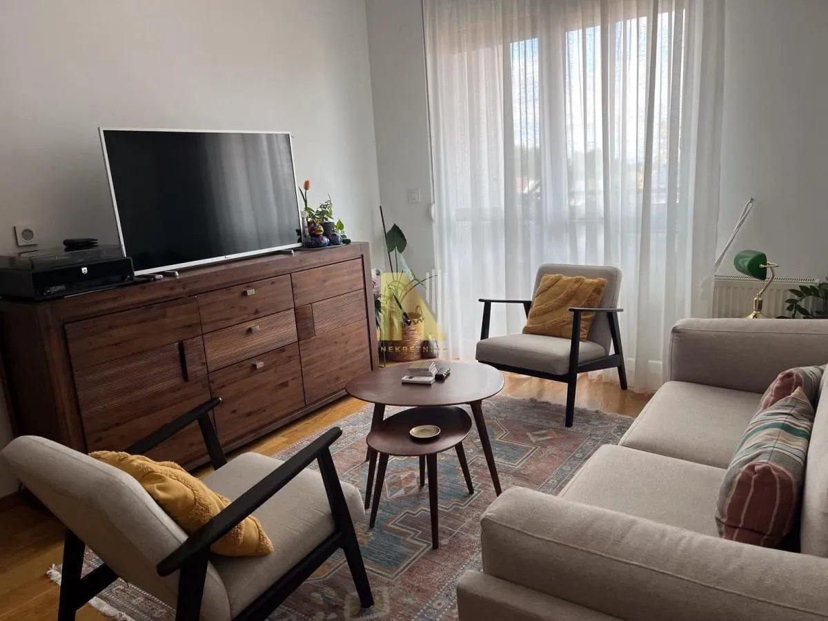 Prodaja, trosoban stan, 64m², Banatić, Novi Sad Sve Podlokacije