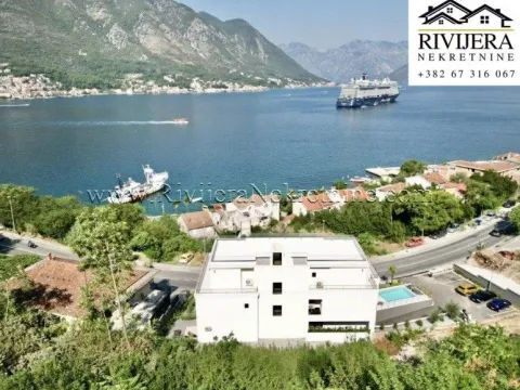 Sale, three bedroom apartment, 160m², Dobrota, Kotor