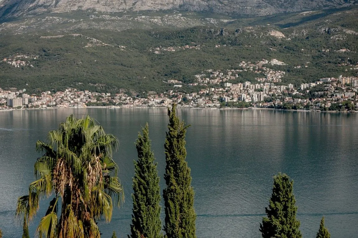 Prodaja, kuća, 236m², Njivice, Herceg Novi