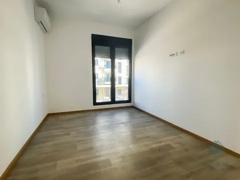 Izdavanje, poslovni prostor, 53m², City Kvart, Podgorica - image 5