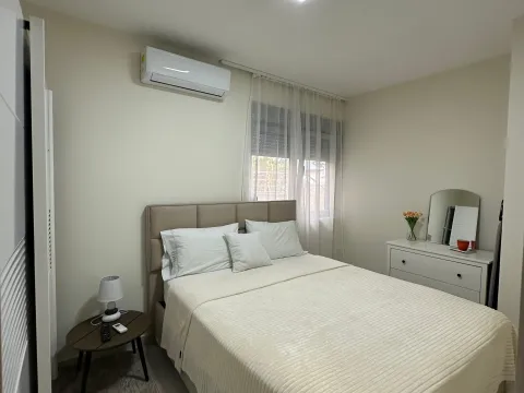 Izdavanje, jednosoban stan, 48m², Tivat, Crna Gora - image 8