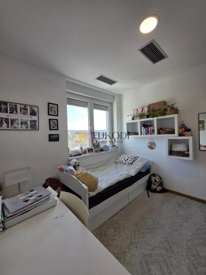 Prodaja, četvorosoban stan, 114m², Sremska Kamenica, Petrovaradin