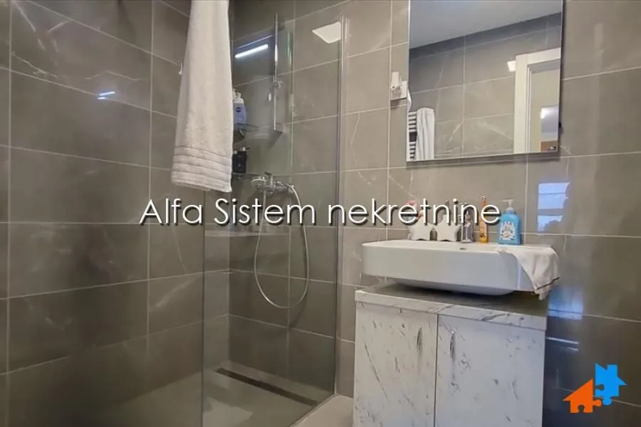 Izdavanje, četvorosoban stan, 110m², Novi Beograd Blok 65, Novi Beograd Sve Podlokacije