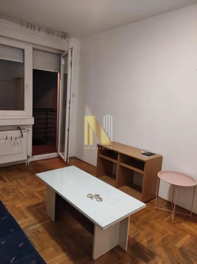 Izdavanje, jednosoban stan, 35m², Rotkvarija, Novi Sad Sve Podlokacije