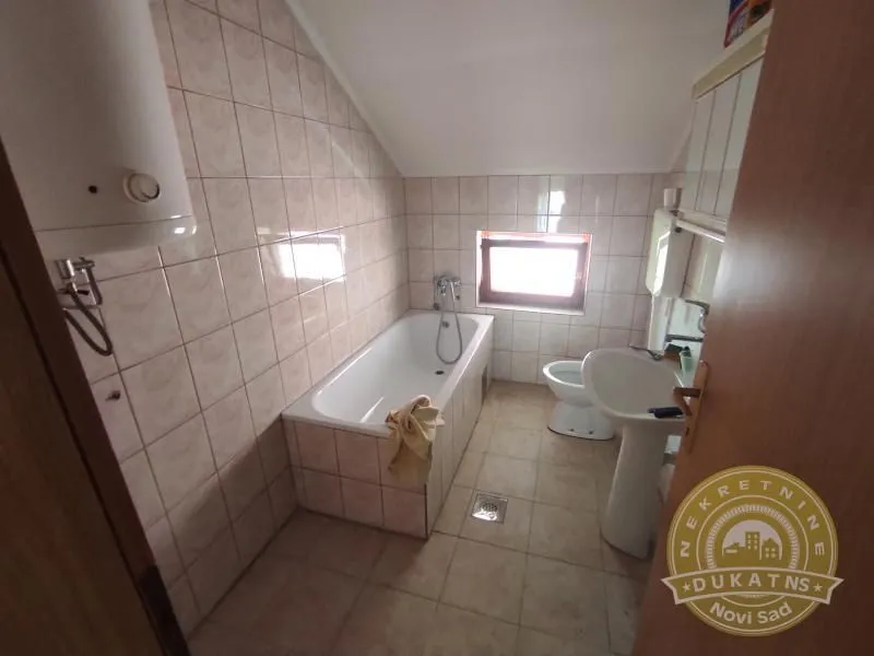 Prodaja, kuća, 152m², Futog, Novi Sad Sve Podlokacije