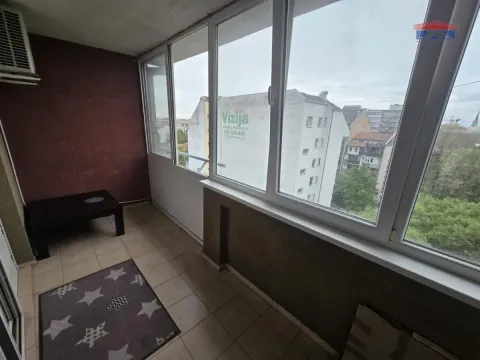 Izdavanje, četvorosoban stan, 105m², Rotkvarija, Novi Sad Sve Podlokacije - image 25