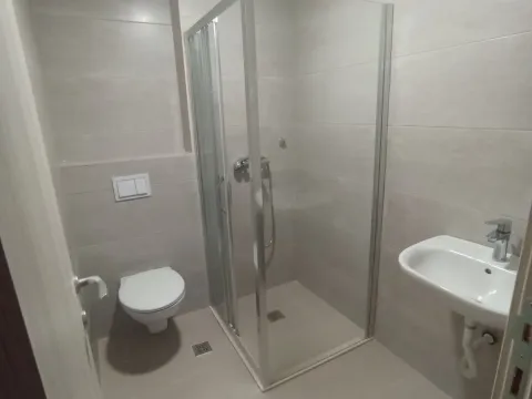 Izdavanje, trosoban stan, 100m², Ljubović, Podgorica - image 13