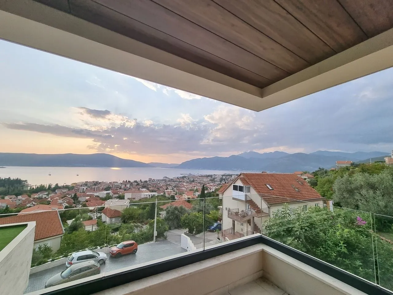 Sale, house, 490m², Tivat, Crna Gora