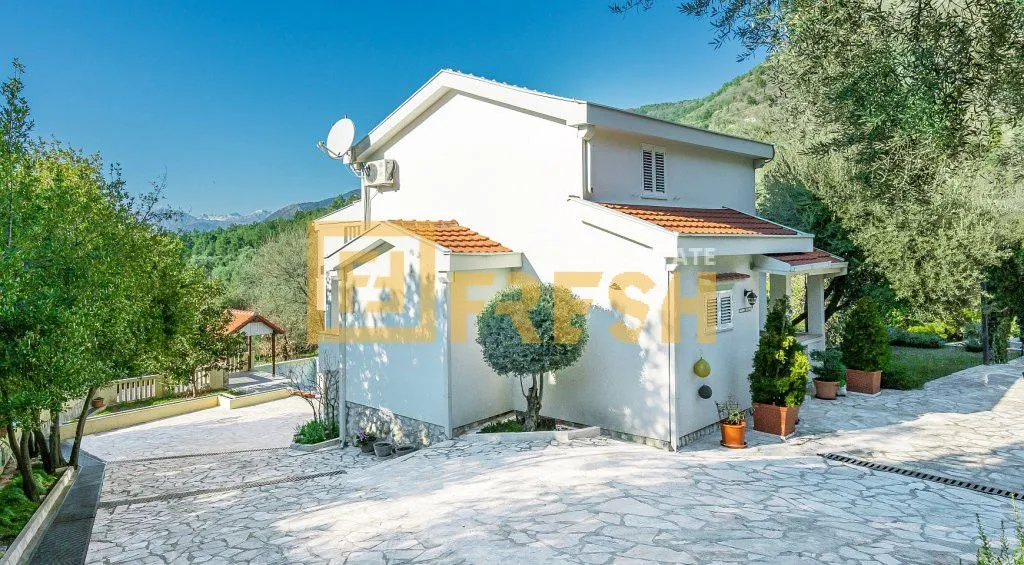 Sale, house, 240m², Kotor, Crna Gora