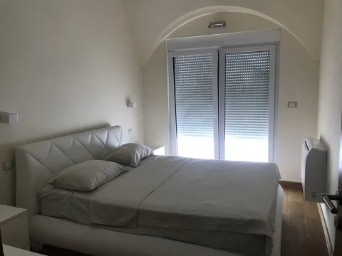 Izdavanje, trosoban stan, 106m², Tivat, Crna Gora - image 7