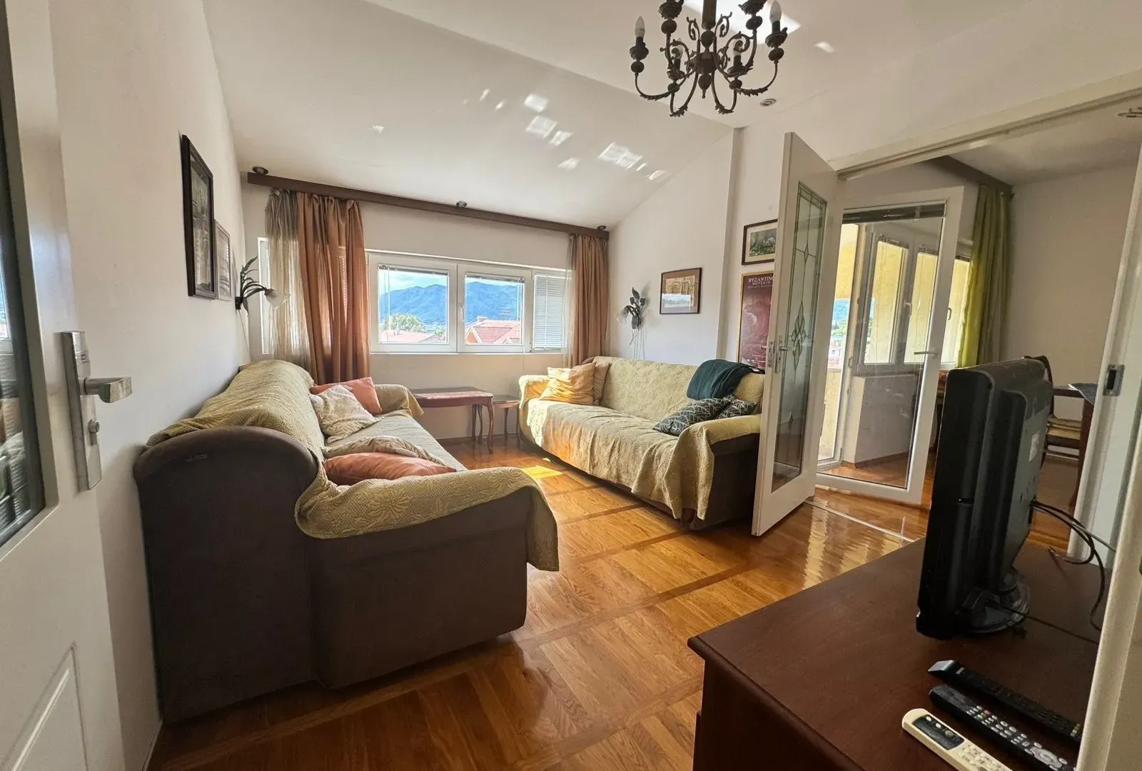 Rent, one bedroom apartment, 75m², Centar, Tivat