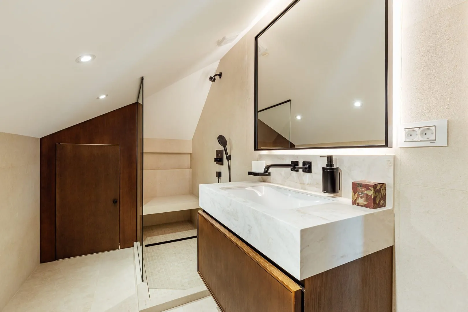 Prodaja, kuća, 819m², Ljuta, Kotor