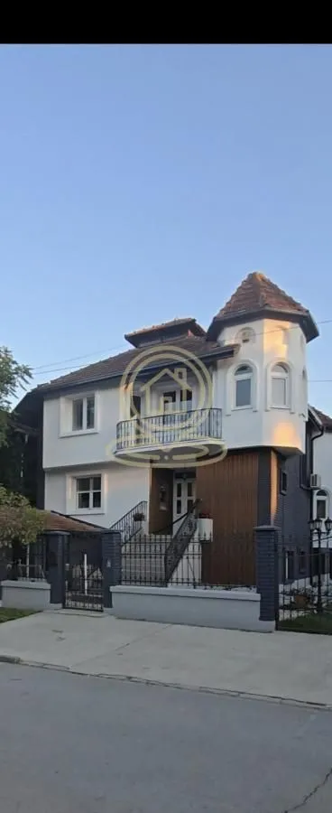 Prodaja, kuća, 300m², Telep, Novi Sad Sve Podlokacije