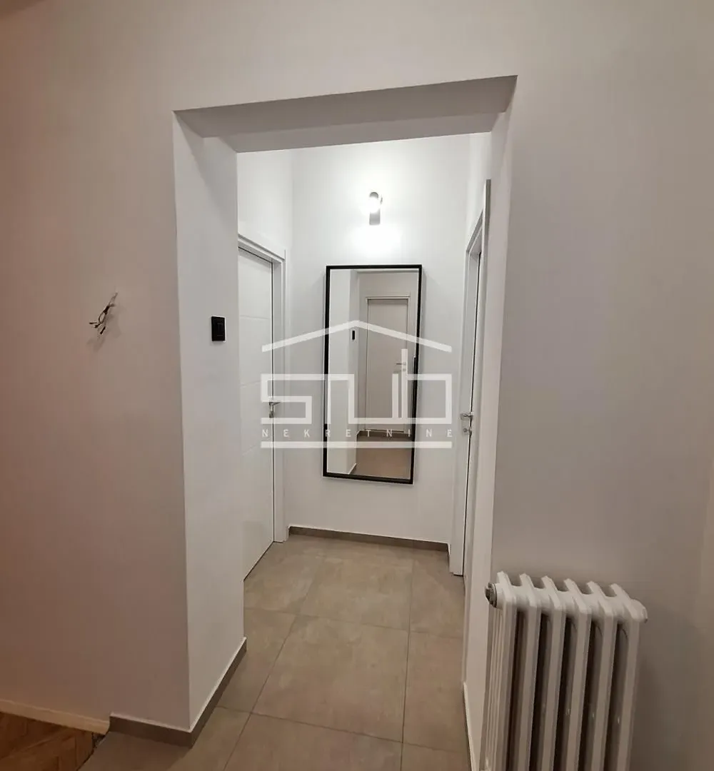 Izdavanje, trosoban stan, 70m², Savski Venac, Beograd